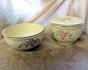 3 Vintage Pieces Universal Cambridge Pastel Iris Bowls & Lid - Picture 1 of 8