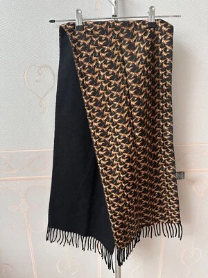 Bufanda de ópera de doble capa de lana de cordero de seda Chatsworth de colección negra Foto 1 de 4