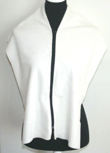 3P Schal 3-in-1 = Schal, Kapuze, Stola - wollweiß, mit Zipper - Bild 1 von 3