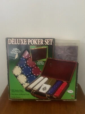 NEW Vintage Cardinal Texas Hold Em Deluxe Poker Set With Solid Wood Carry Case - Image 1 of 4
