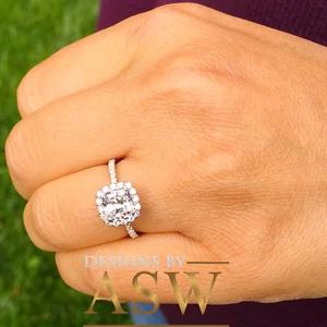 ANILLO DE COMPROMISO DIAMANTE SIMULADO DE ORO BLANCO SÓLIDO DE 14K CORTE COJÍN HALO 2,30CT - Imagen 1 de 12