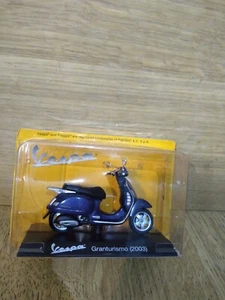 NUOVO MODELLINO VESPA COLLECTION DIE CAST 1/18 VESPA Granturismo 2003 - Foto 1 di 3