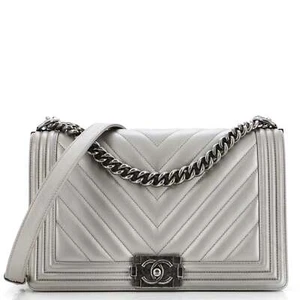 Chanel Boy Flap Bag Chevron Caviar New Medium - Picture 1 of 7