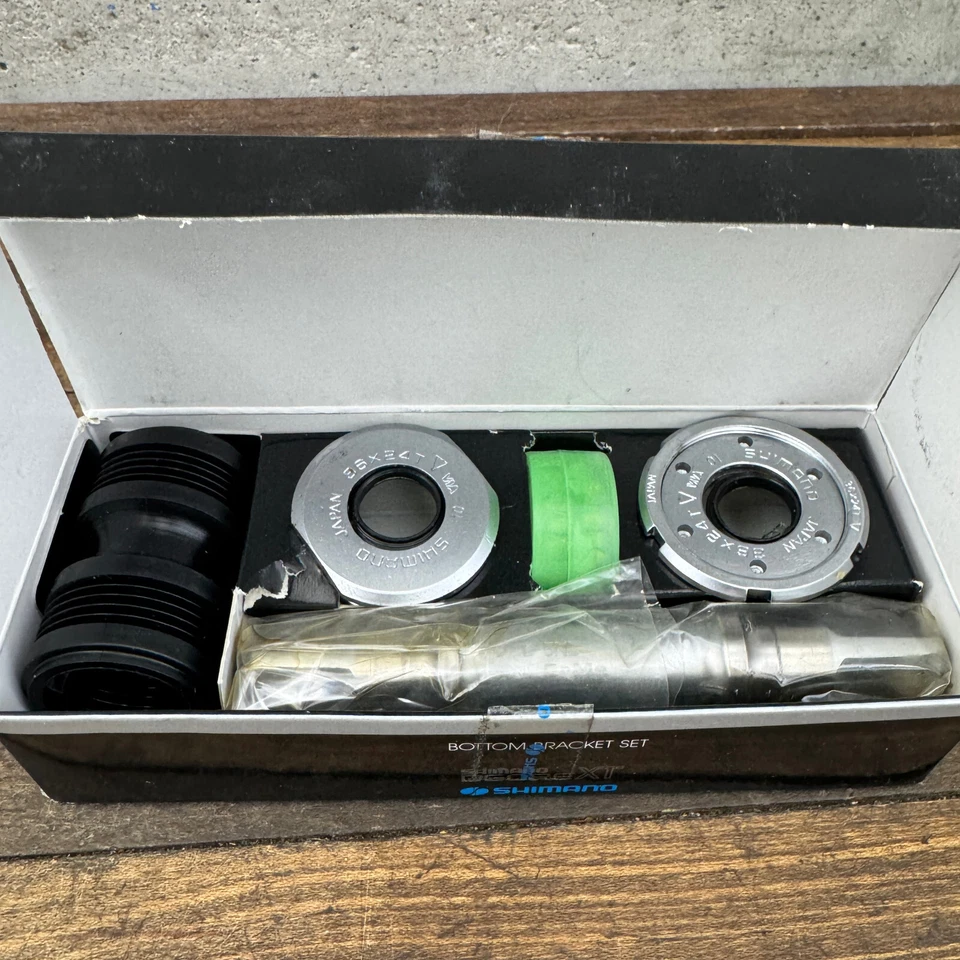 Vintage Shimano Deore XT Bottom Bracket ITALIAN NOS 70 mm 122 36x24t M730 M735 - Image 1 of 4