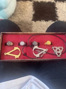 Unofficial Assassins Creed Jewellery Set - Picture 1 of 2
