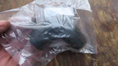 Mangueira respiradora cárter motor peças URO para Volvo S60 S80 V70 C70 S70 XC70 XC90 - Imagem 1 de 4