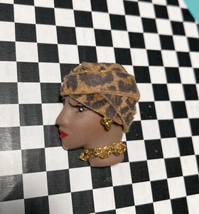 Lady Face Head Gift Item Porcelain Like Pin Brooch - Picture 1 of 1