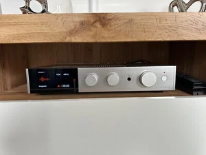 Audiolab 9000A Amplifier in Silver - in perfect condition. - Picture 1 of 13