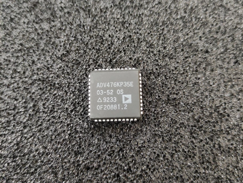 1 Stück/pc. ADV476KP35E - ANALOG DEVICES PLCC44 - CMOS Monolithic 256x18 RAM-DAC - Image 1 of 1