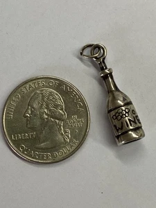 Pulsera colgante vintage de plata de ley con dije de botella de vino 3,5 g - Imagen 1 de 3