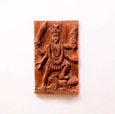 Estatua de Kali antigua diosa hindú escultura Durga Shakti panel de pared de madera ídolo Foto 1 de 4
