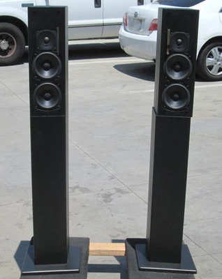 2x Monitores Digitales Miller & Kreisel M&K S-125 + Soporte Módulo de Acoplamiento LDM-125 Foto 1 de 4