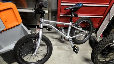 Bicicleta Early Rider Belter 16 para niños Foto 1 de 4