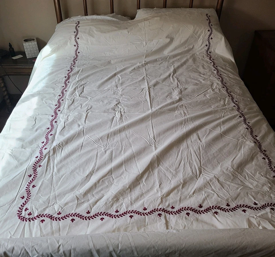 Vntg Leron Full Duvet Cover and Pillow Sham Set Ivory/Burgundy Floral Embroidery - Image 1 of 4