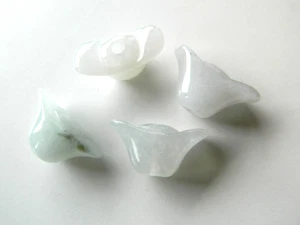 Jade, Smooth Lily Shaped Beads, 22mm x 13mm Approx, Bag Of 4 Beads, Pale Colour - Bild 1 von 1