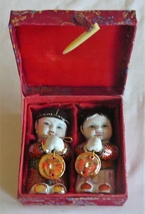 Chinese Boy and Girl porcelain dolls with ceramic gilded pendants, original box - Picture 1 of 5