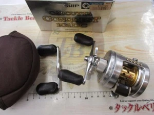 Carrete baitcast izquierdo Shimano 04 Calcutta Conquest 101DC usado con caja - Imagen 1 de 7