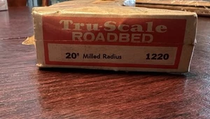 (8) Tru-Scale HO 20” radius wood roadbed in original packaging - Picture 1 of 1