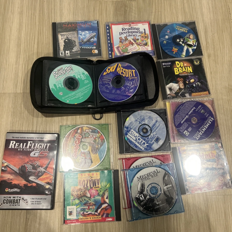 Lote de juegos PC surtidos Foto 1 de 4