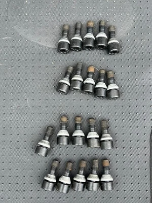 Lamborghini Aventador 2014 tuercas Foto 1 de 3