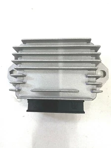 Vespa Spannungsregler regulator 12 Volt 3 pins PK etc. - Picture 1 of 3