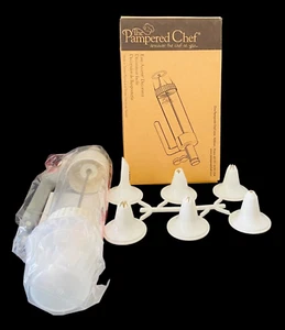 The Pampered Chef #1778 Easy Accent Decorator Cake Frosting Baking New In Box - Picture 1 of 4