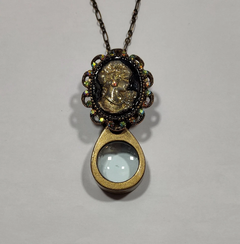 COLLAR COLGANTE LUPA LUPA TONO BRONCE CAMAFEO SOBRE FREGONA CONCHA 20X Foto 1 de 4