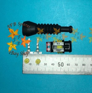 Amp Superseal 2-way Female connector, sockets, seals & RUBBER DUST COVER GENUINE - Picture 1 of 9