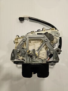 2023-2024 Honda CR-V OEM TAILGATE POWER LATCH 74800-3T0-J51 - Picture 1 of 7
