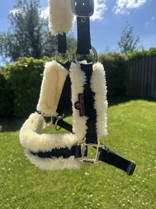 Kentucky Horseware Fluffy Headcollar - Picture 1 of 7