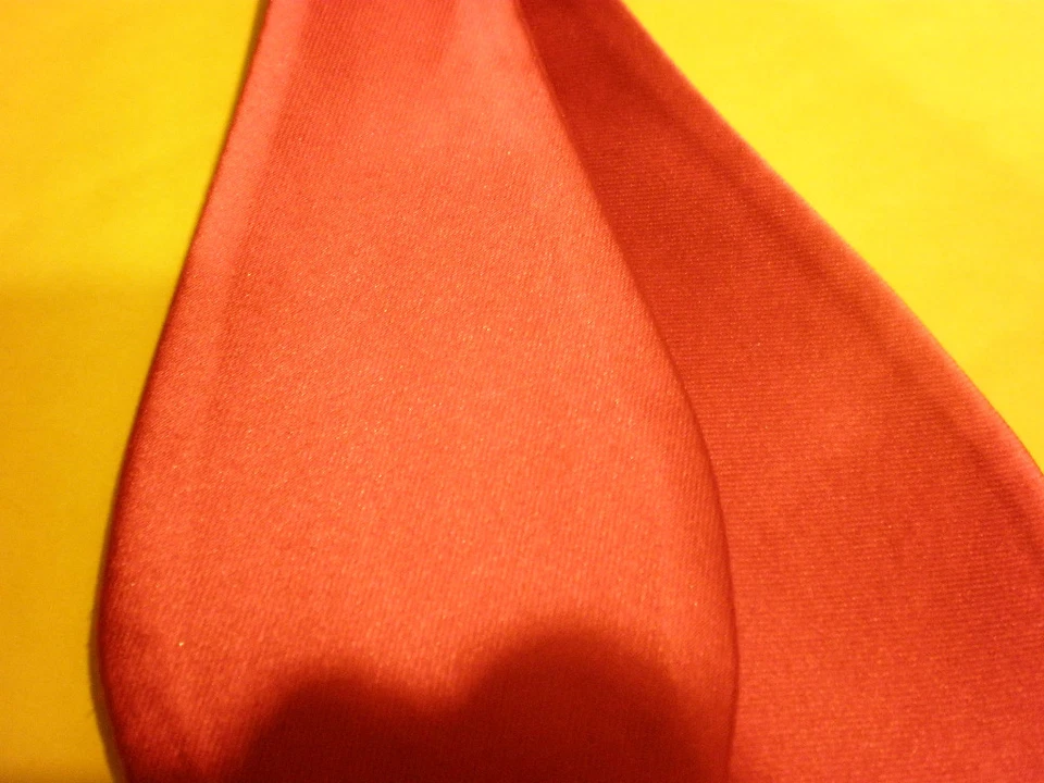 COUNTESS MARA SOLID RED BOW TIE NWT - Imagem 1 de 1