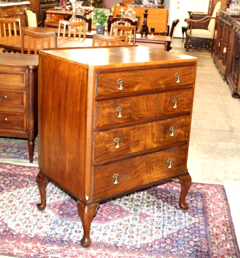 English Antique Burl Walnut Queen Anne Chest of Drawers Vintage 4-Drawer Dresser - Image 1 of 4
