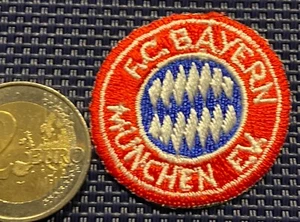 ECUSSON F.C. BAYERN MUCHEN E.V. (ECU 43) DIAMÈTRE 38 mm - Picture 1 of 3