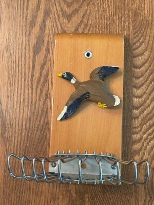 Base de madera vintage para diez corbatas pato mallardo para hombre/percha Foto 1 de 2