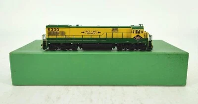 Overland Brass Reading HO Scale U30C Diesel Locomotive - Image 1 of 4