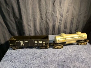 Lionel 64652 Dome Tanker Sunoco & 9010 Two  Bay Hopper O Gauge.     J2 - Picture 1 of 13