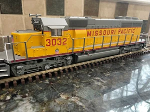 Atlas O Missouri Pacific MP SD-40 #3032 Non-powered -Used 1566-1 - Picture 1 of 6
