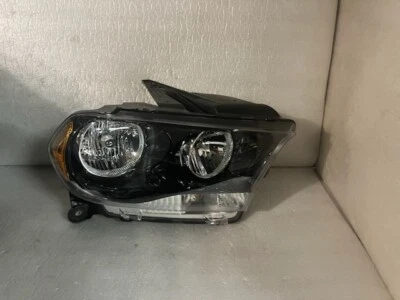Faro halógeno derecho pasajero Dodge Durango 2011-2013 con bisel negro original Foto 1 de 2