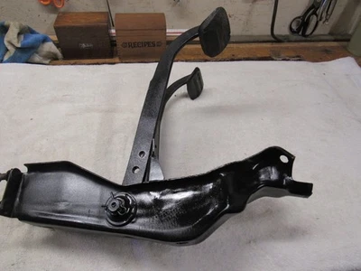 Chevy Chevrolet 1958 camión conjunto de pedal de freno y embrague Foto 1 de 4