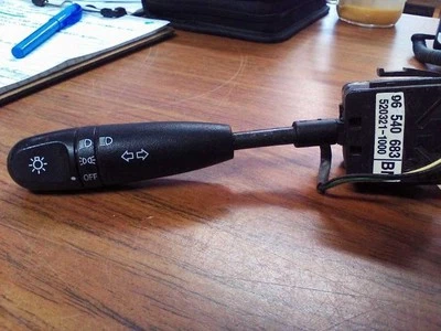 Interruptor de columna giro de columna sin faros antiniebla se adapta 04-11 AVEO 137116 Foto 1 de 2