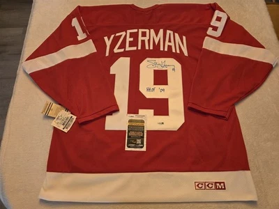 STEVE YZERMAN signed licensed RED WINGS jersey JSA COA SIZE MEDIUM inscription - Image 1 of 4