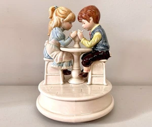 Otagiri Sharing A Soda Couple "Everybody Loves Somebody" Spieluhr drehbar - Bild 1 von 8