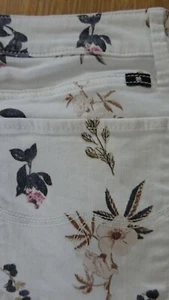 Para mujer LUCKY BRAND Jeans Estilo LOLITA CAPRI Blanco Estampado de Flor 12/31 x 27 - Imagen 1 de 6