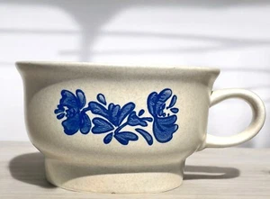 Vintage Pfaltzgraff Yorktowne Beige Blue Floral Stoneware Round Coffee/Tea Mug - Picture 1 of 9