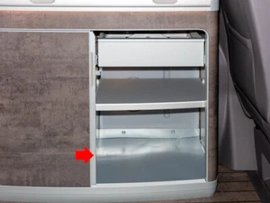 Alfombrilla antideslizante para compartimento inferior derecha en armario VW T6.1/T6/T5 California - Imagen 1 de 1