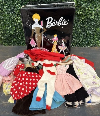 Estojo de roupas vintage 1962 duplo Barbie com muitas roupas clone feitas à mão - Imagem 1 de 4