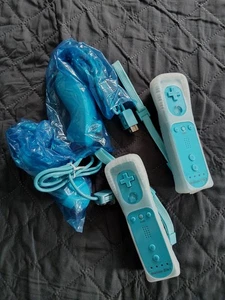 Zwei / 2x Remote Motion Plus Controller + Nunchuk - Nintendo Wii / U (NEU) 🆕✅ - Bild 1 von 1