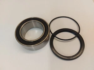 Triumph 1050 Speed Triple R & S Rear Wheel Cush Sprocket Carrier Bearing & Seal - Picture 1 of 2