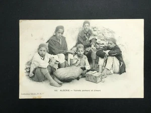 Carte Postale Ancienne Animée 1910 ALGERIE - Yaoleds porteurs et cireurs - Picture 1 of 2