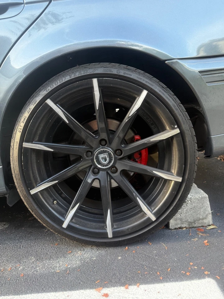20 inch rims set of 4 used - Image 1 of 4